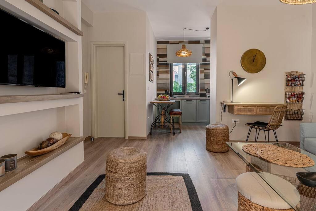 Enigma, A Lux And Boho City Apartment Downtown Preveza Esterno foto